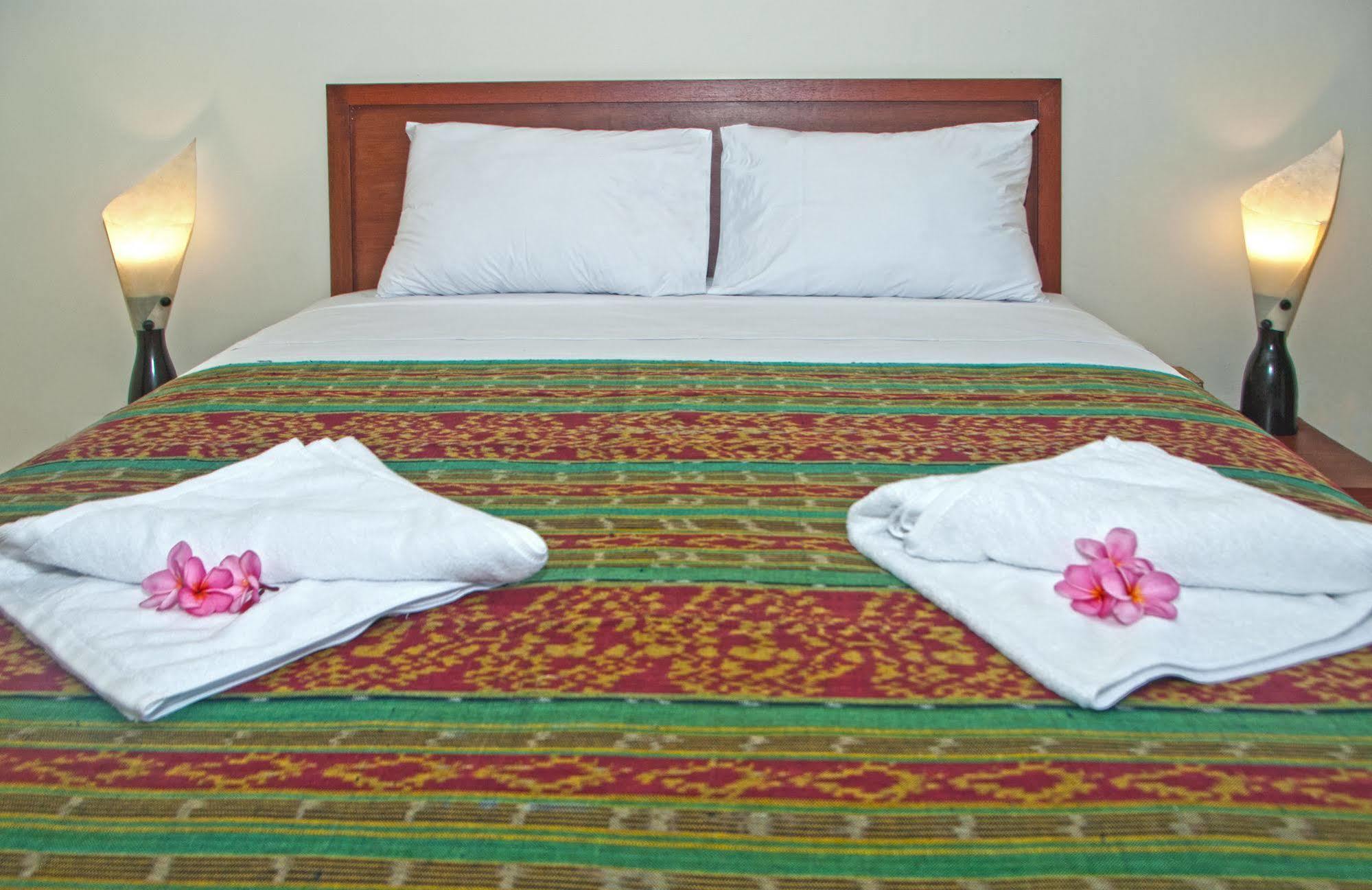 Bed and Breakfast Mama Bella'S Retreat Senggigi Exterior foto